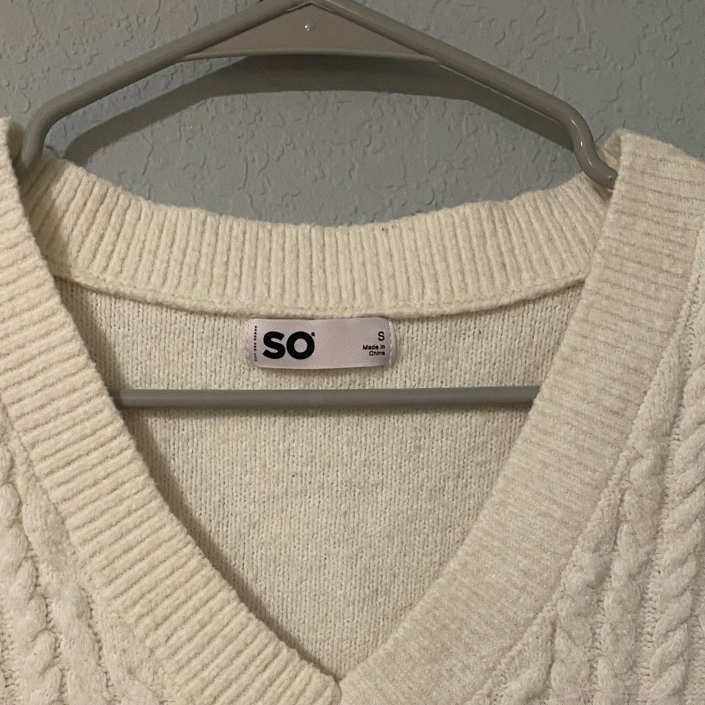 SO Cream Cable-Knit V-Neck Sweater Vest - Picture 2 of 3